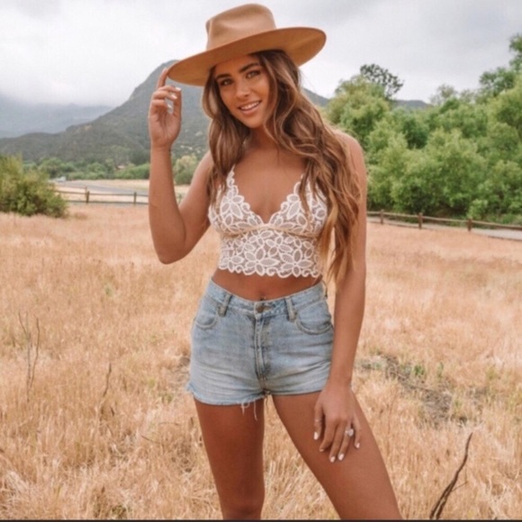 NWOT Ivory Sheer Lace Bralette - Picture 2 of 3